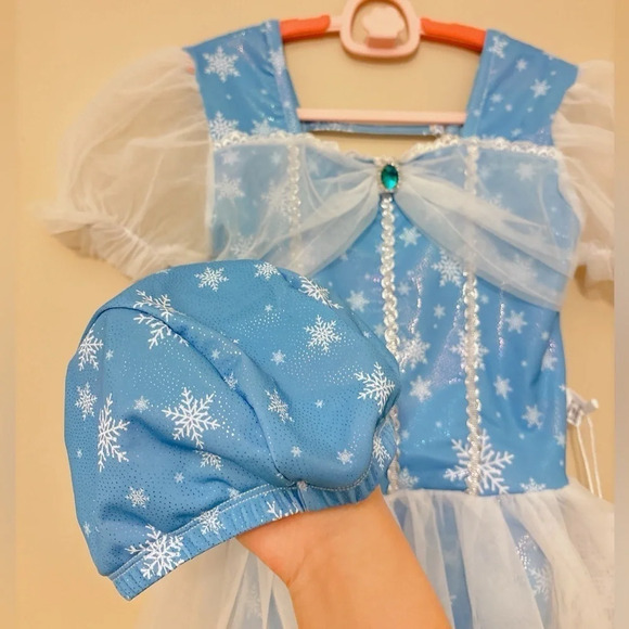 Elsa-Inspired Snowflake  Swimsuit Set - Picture 1 of 3